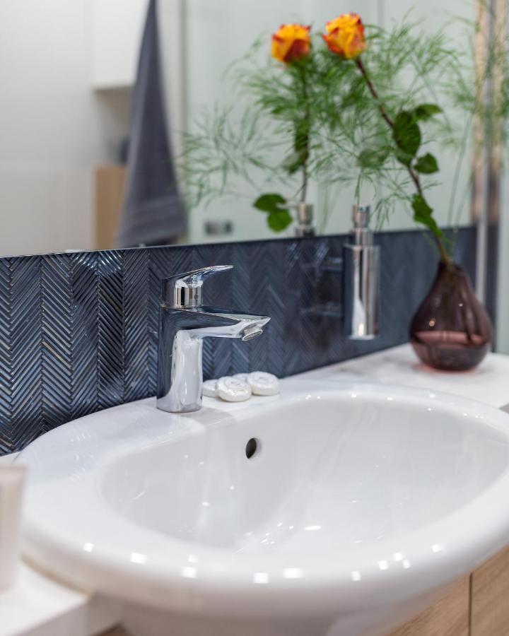 Plac Bankowy Serviced Apartments Warsaw Luaran gambar