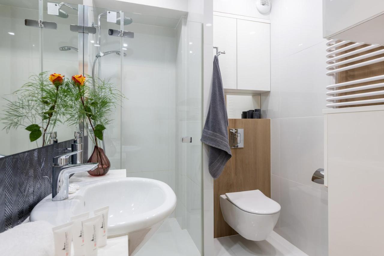 Plac Bankowy Serviced Apartments Warsaw Luaran gambar