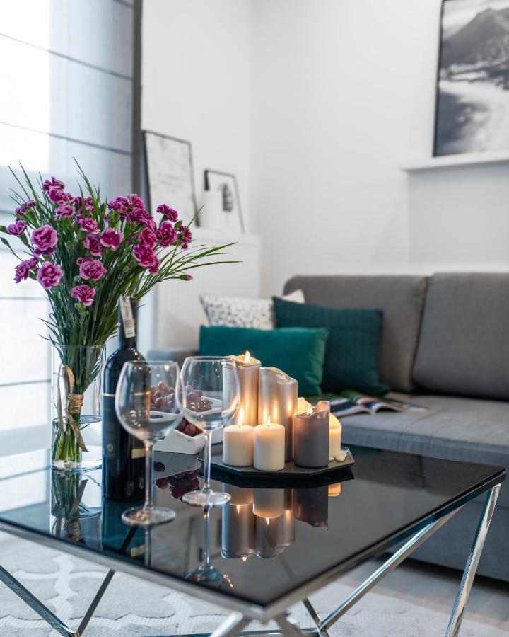 Plac Bankowy Serviced Apartments Warsaw Luaran gambar